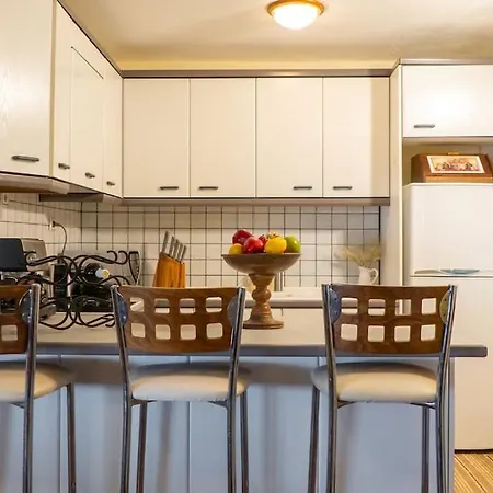 Bayview Studio Hotel